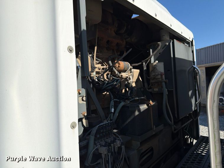 image for item FG3065 2005 Elgin  SC8000 street sweeper truck