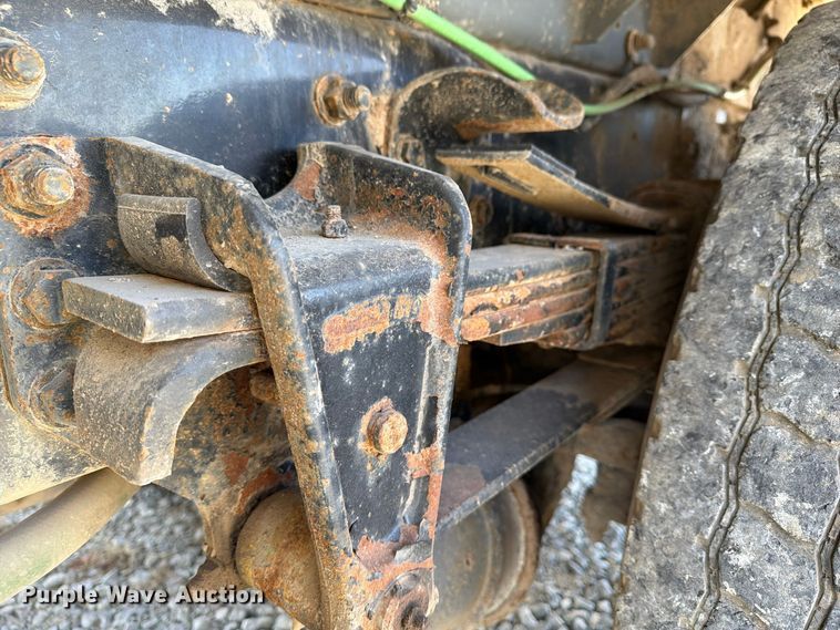 image for item FG3065 2005 Elgin  SC8000 street sweeper truck