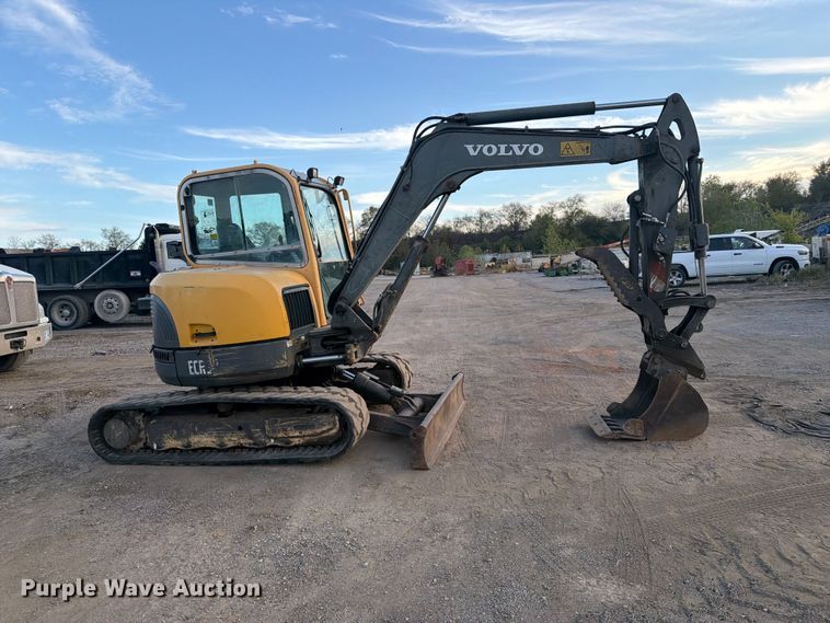 image for item FI0456 2007 Volvo ECR58 mini excavator
