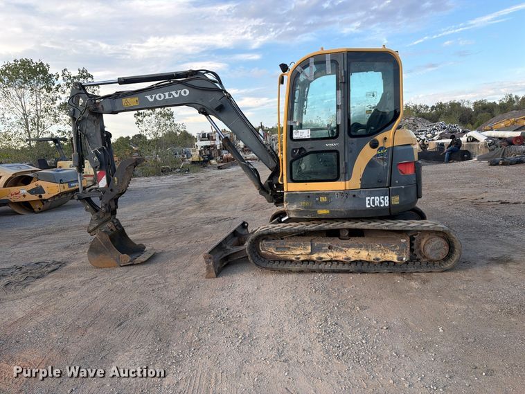 image for item FI0456 2007 Volvo ECR58 mini excavator
