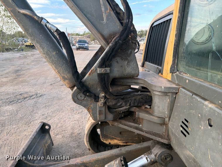 image for item FI0456 2007 Volvo ECR58 mini excavator