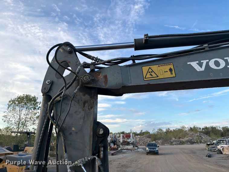 image for item FI0456 2007 Volvo ECR58 mini excavator
