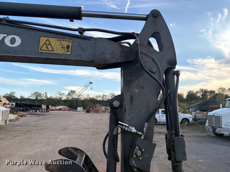 image for item FI0456 2007 Volvo ECR58 mini excavator