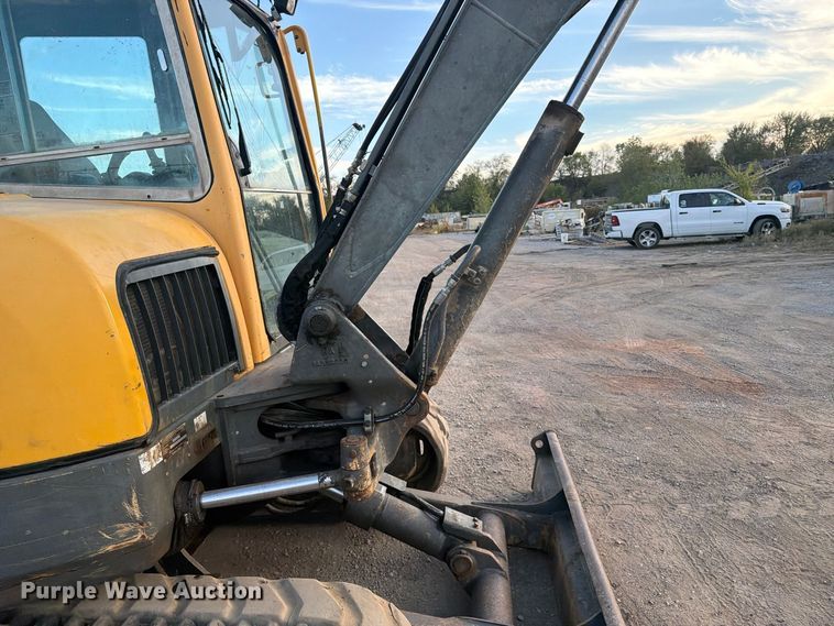 image for item FI0456 2007 Volvo ECR58 mini excavator