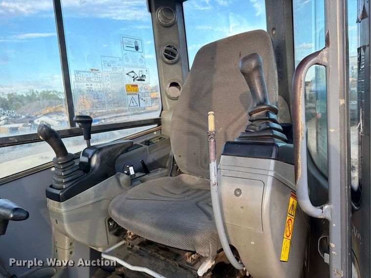 image for item FI0456 2007 Volvo ECR58 mini excavator