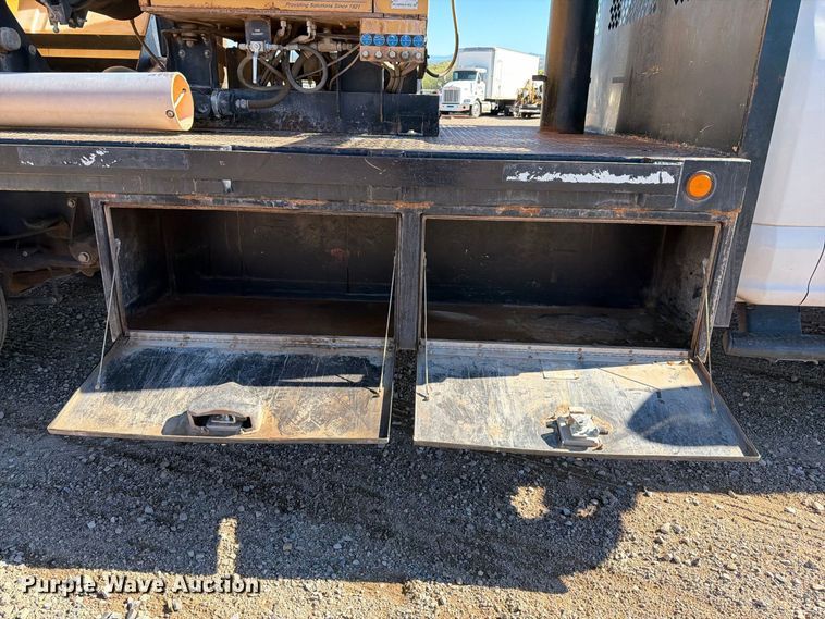 image for item FI2038 2020 Ford F550 vacuum truck