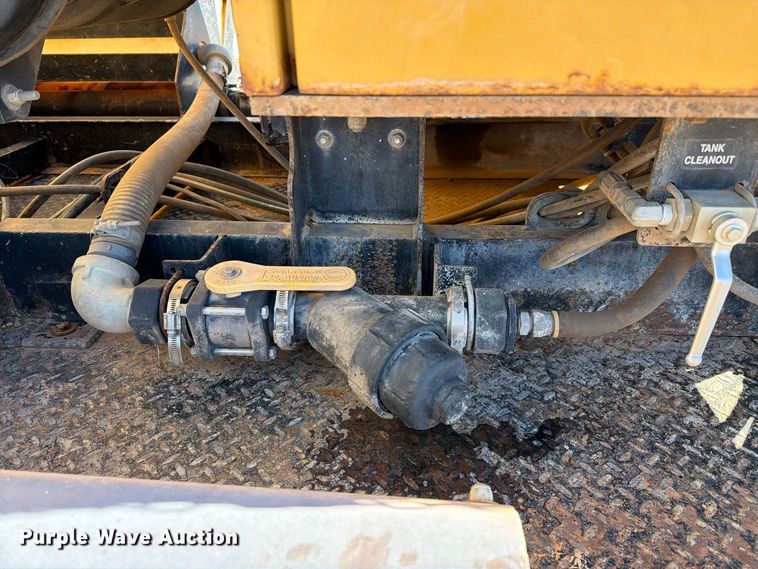 image for item FI2038 2020 Ford F550 vacuum truck