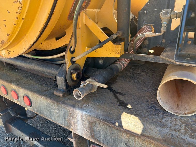 image for item FI2038 2020 Ford F550 vacuum truck