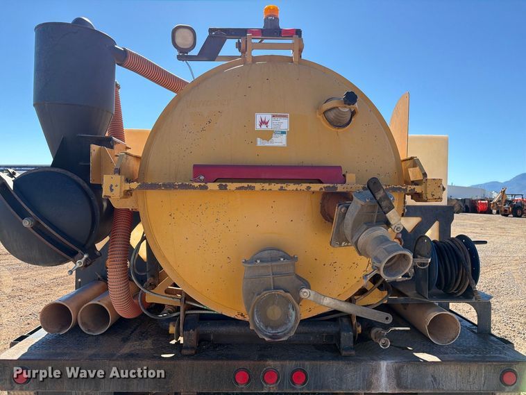 image for item FI2038 2020 Ford F550 vacuum truck
