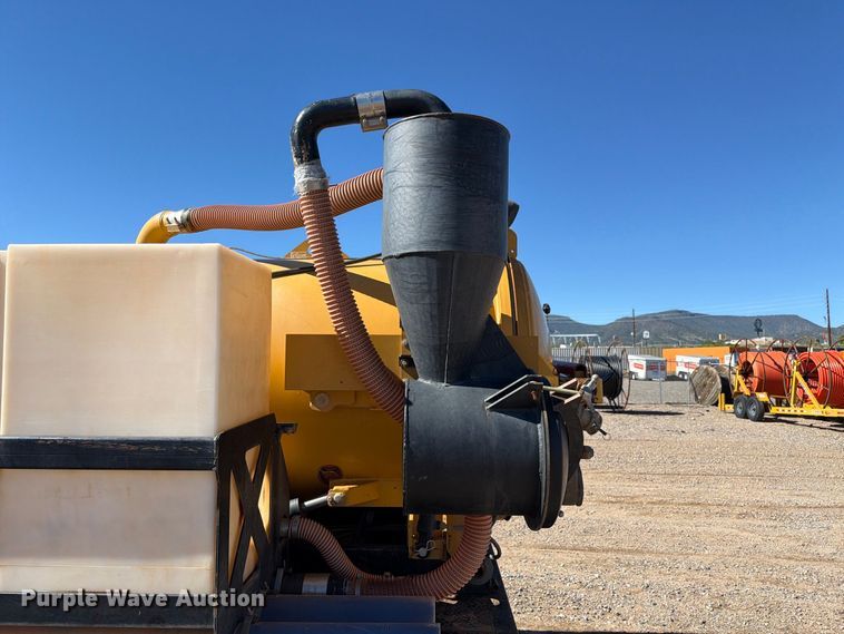 image for item FI2038 2020 Ford F550 vacuum truck