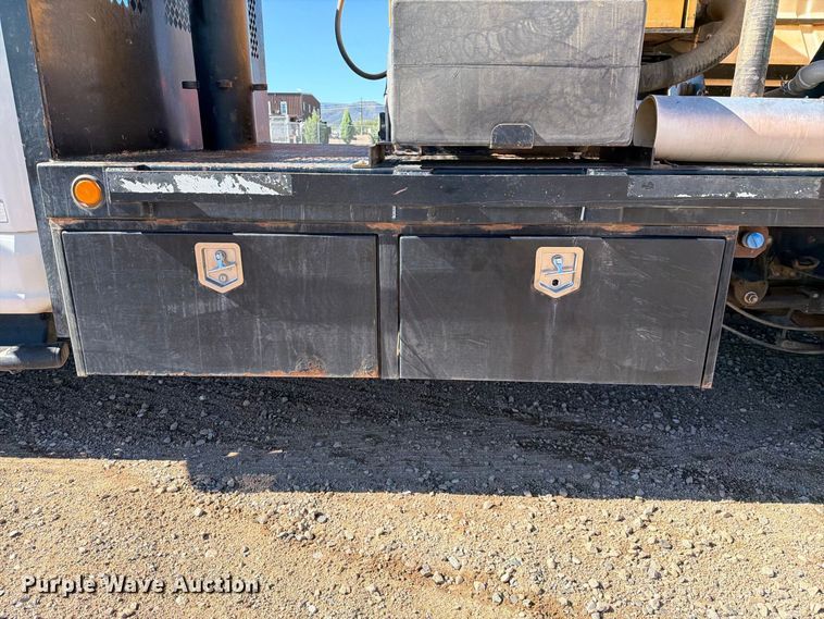 image for item FI2038 2020 Ford F550 vacuum truck