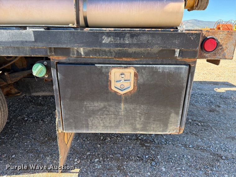 image for item FI2038 2020 Ford F550 vacuum truck