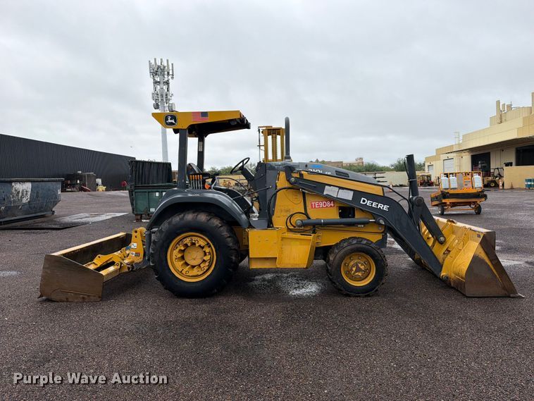 image for item FI2076 2020 John Deere 210LEP landscape tractor