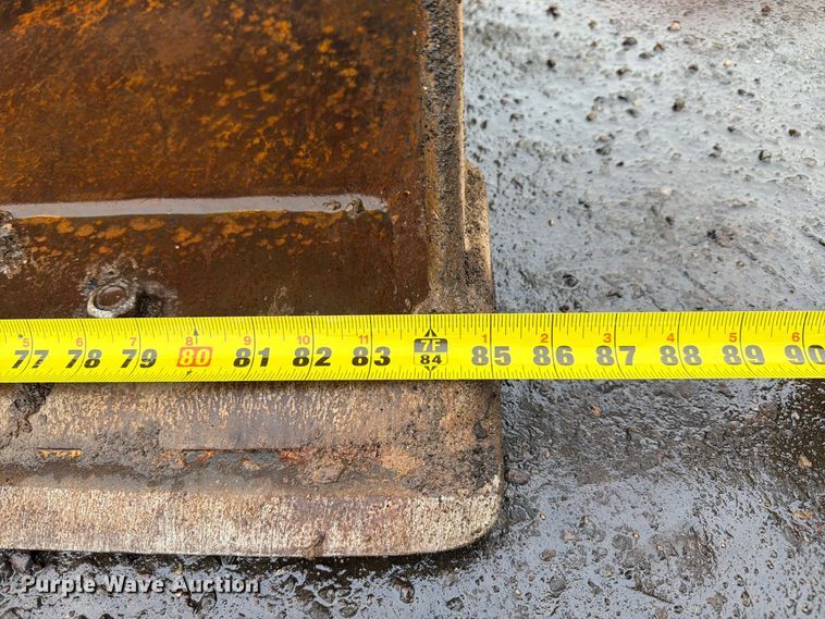 image for item FI2076 2020 John Deere 210LEP landscape tractor