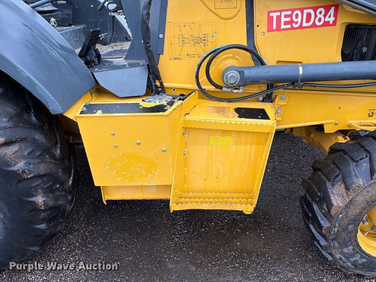 image for item FI2076 2020 John Deere 210LEP landscape tractor