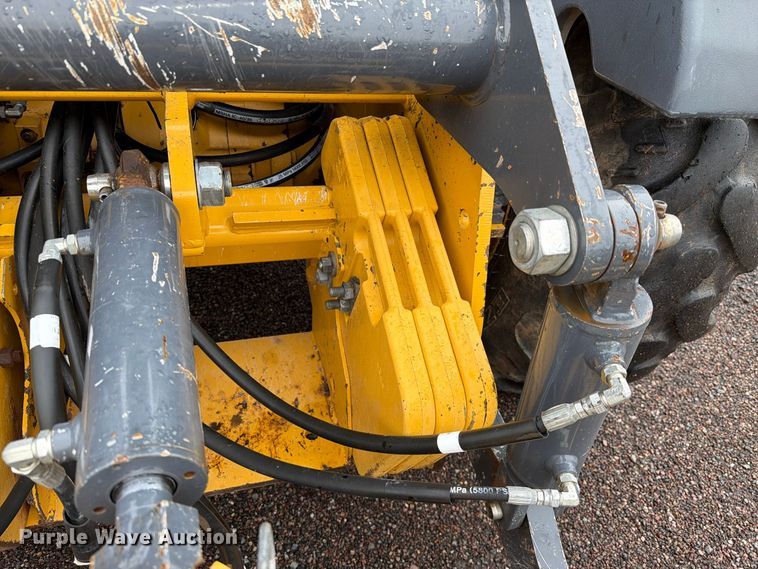 image for item FI2076 2020 John Deere 210LEP landscape tractor