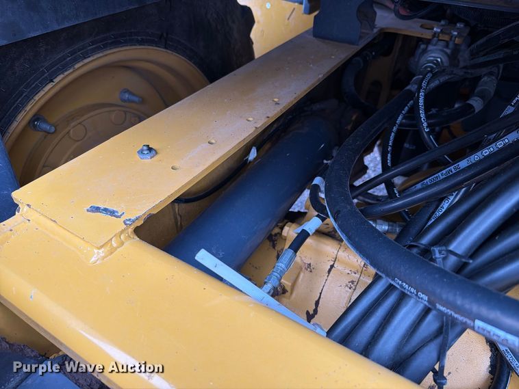 image for item FI2076 2020 John Deere 210LEP landscape tractor