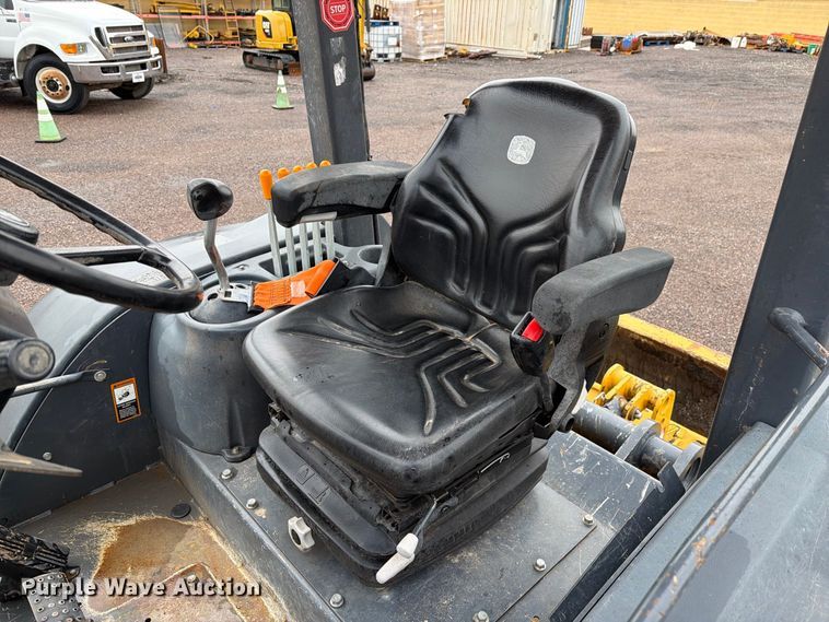 image for item FI2076 2020 John Deere 210LEP landscape tractor