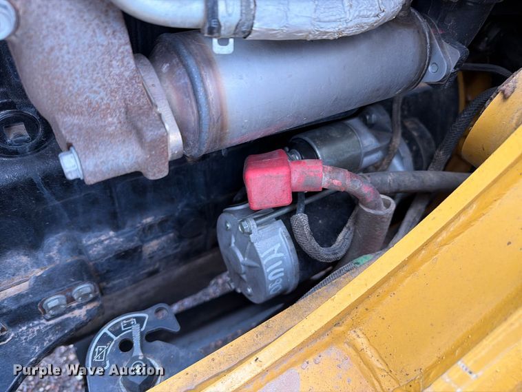 image for item FI2076 2020 John Deere 210LEP landscape tractor