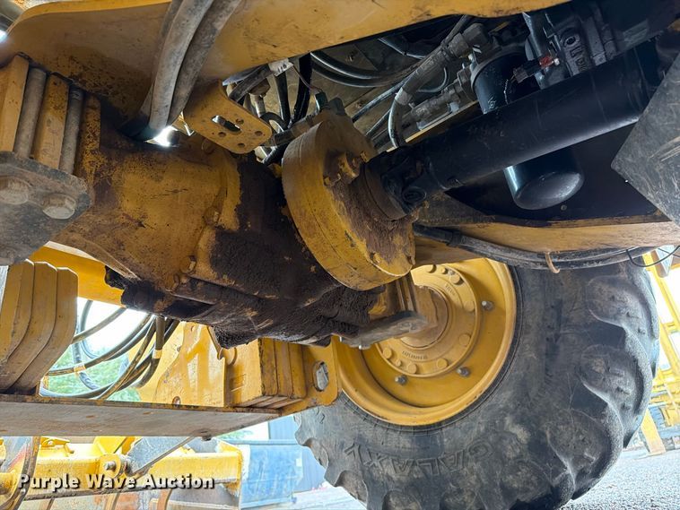 image for item FI2076 2020 John Deere 210LEP landscape tractor