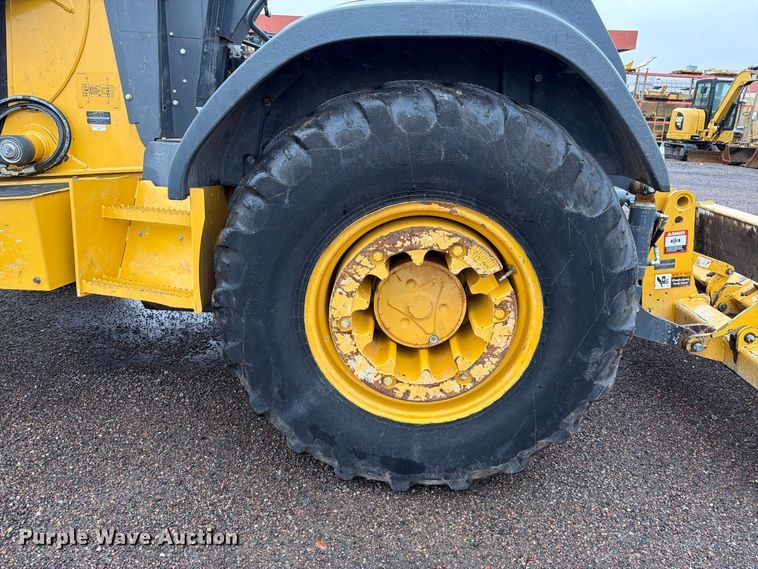 image for item FI2076 2020 John Deere 210LEP landscape tractor