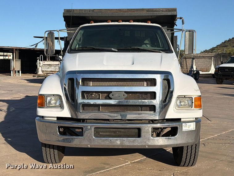 image for item FI2086 2005 Ford F650 dump truck