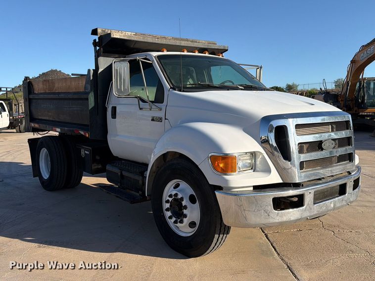 image for item FI2086 2005 Ford F650 dump truck