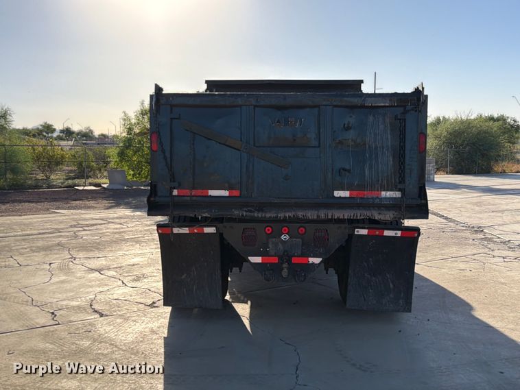 image for item FI2086 2005 Ford F650 dump truck