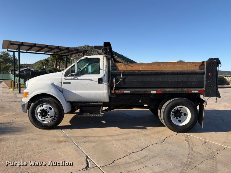 image for item FI2086 2005 Ford F650 dump truck