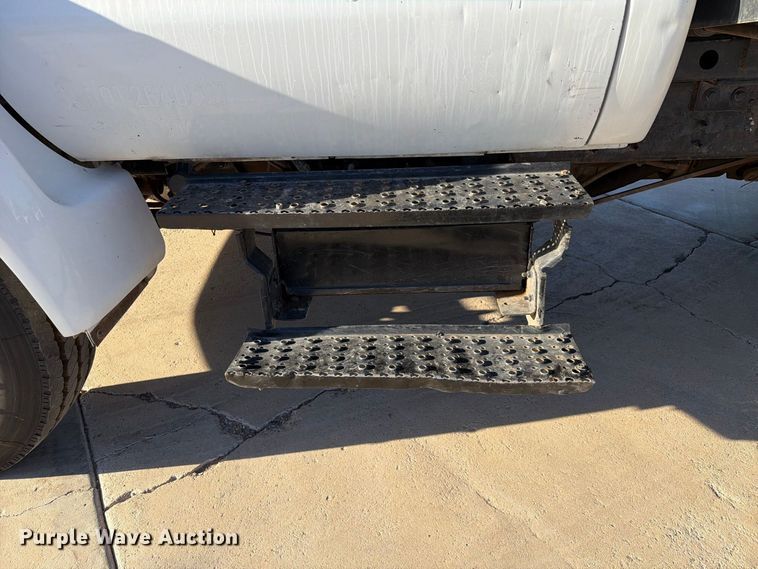 image for item FI2086 2005 Ford F650 dump truck