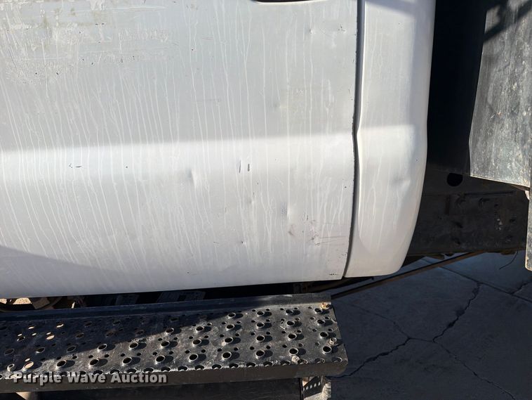 image for item FI2086 2005 Ford F650 dump truck