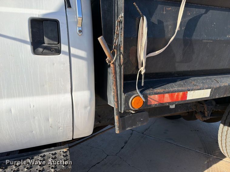 image for item FI2086 2005 Ford F650 dump truck