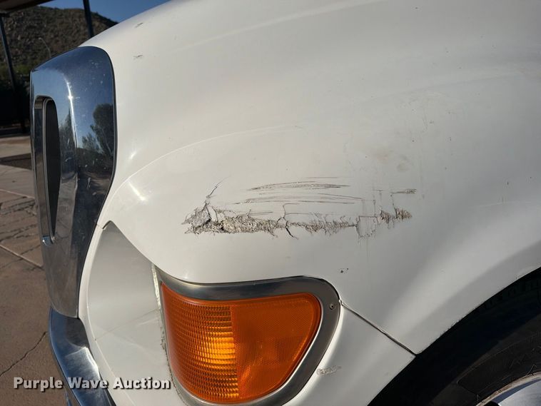 image for item FI2086 2005 Ford F650 dump truck