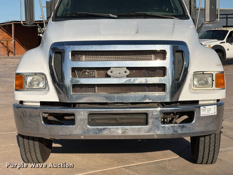 image for item FI2086 2005 Ford F650 dump truck
