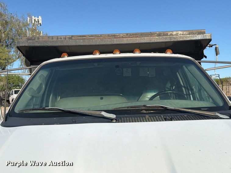 image for item FI2086 2005 Ford F650 dump truck