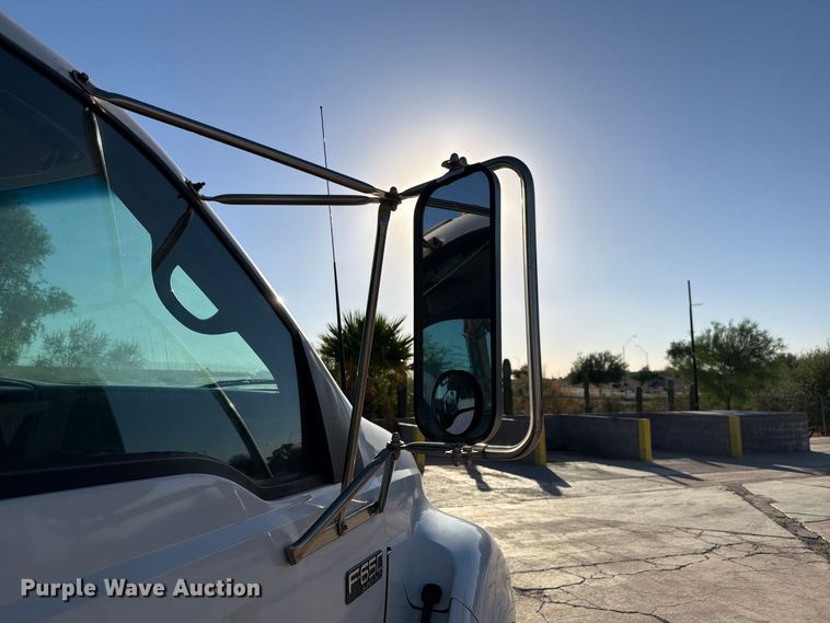image for item FI2086 2005 Ford F650 dump truck