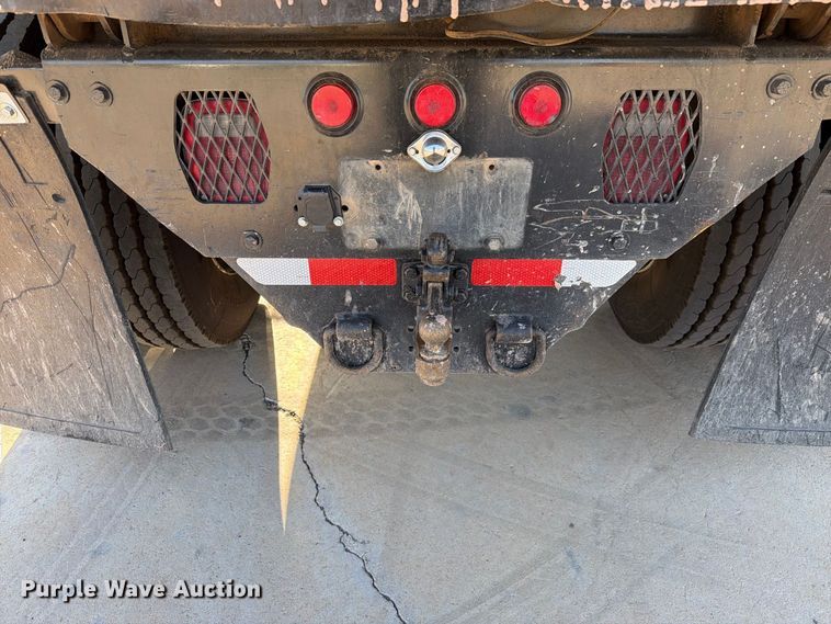 image for item FI2086 2005 Ford F650 dump truck
