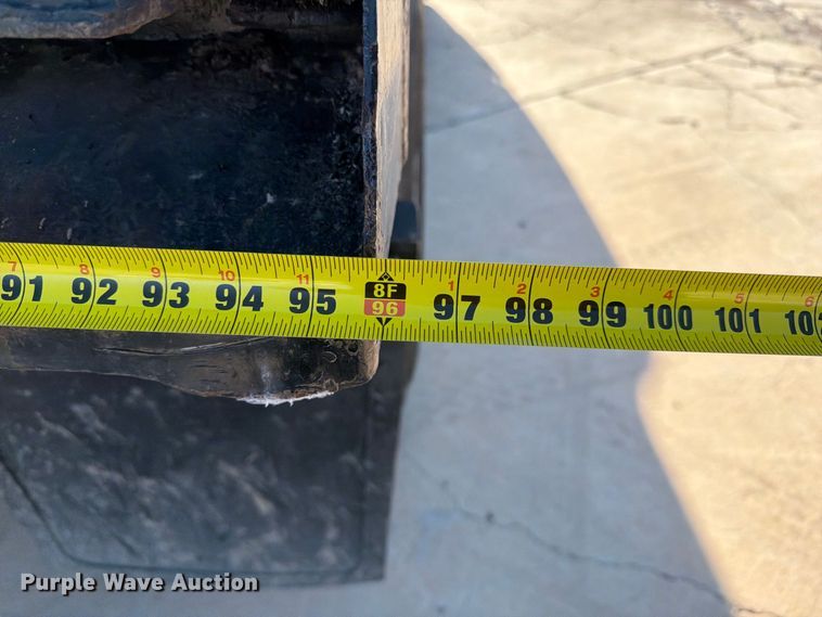 image for item FI2086 2005 Ford F650 dump truck