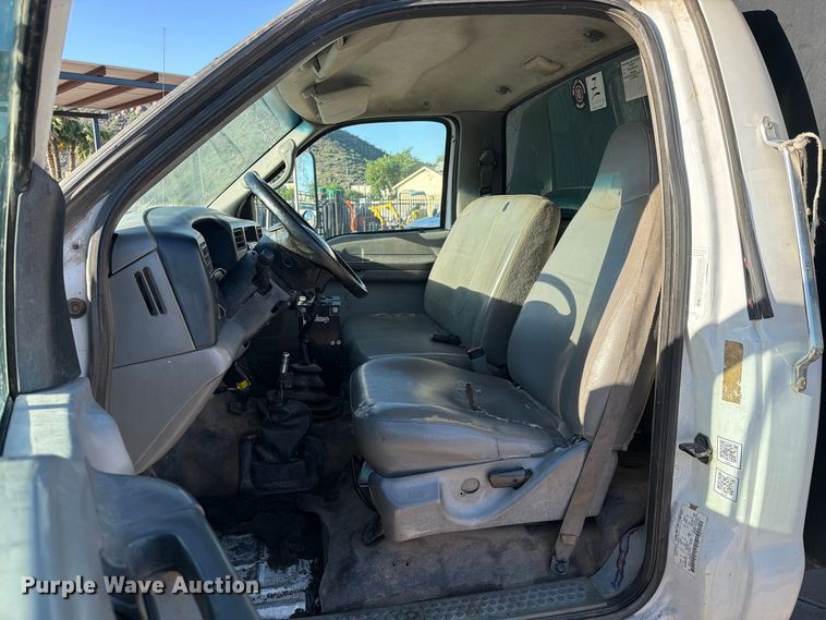 image for item FI2086 2005 Ford F650 dump truck