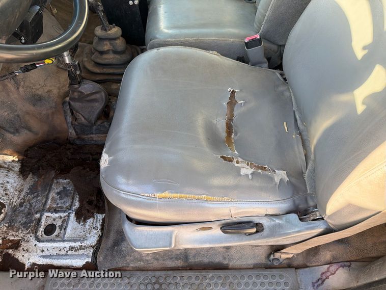 image for item FI2086 2005 Ford F650 dump truck