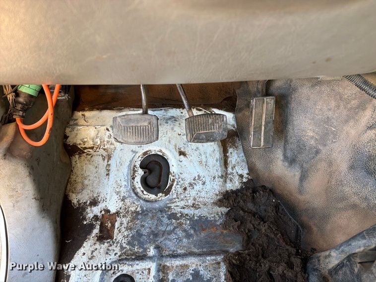 image for item FI2086 2005 Ford F650 dump truck