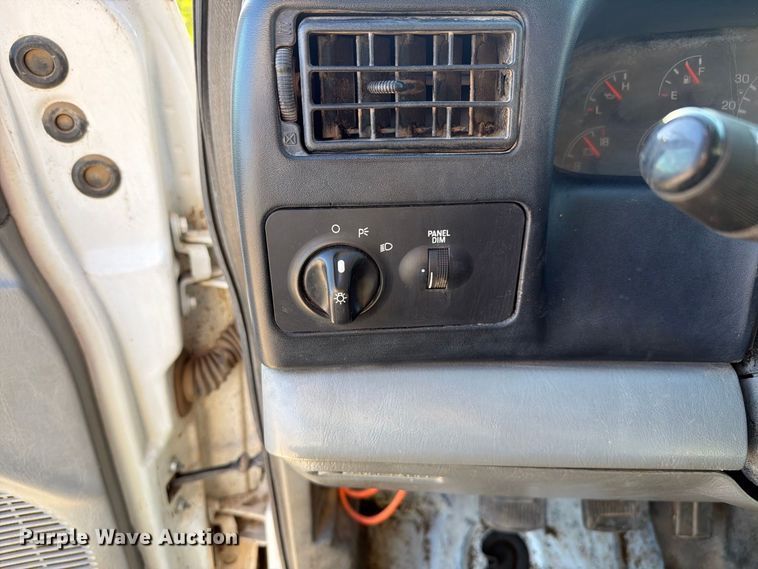 image for item FI2086 2005 Ford F650 dump truck