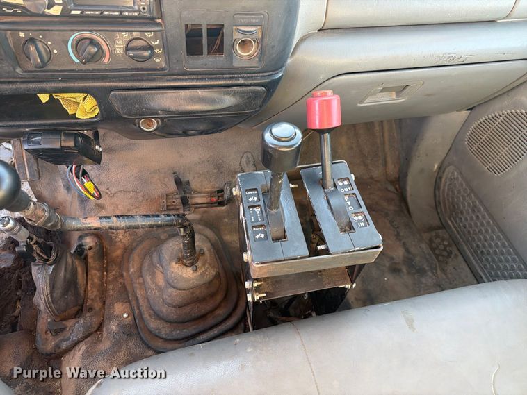 image for item FI2086 2005 Ford F650 dump truck