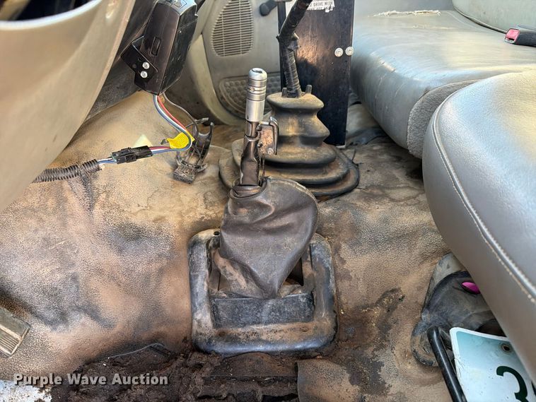 image for item FI2086 2005 Ford F650 dump truck