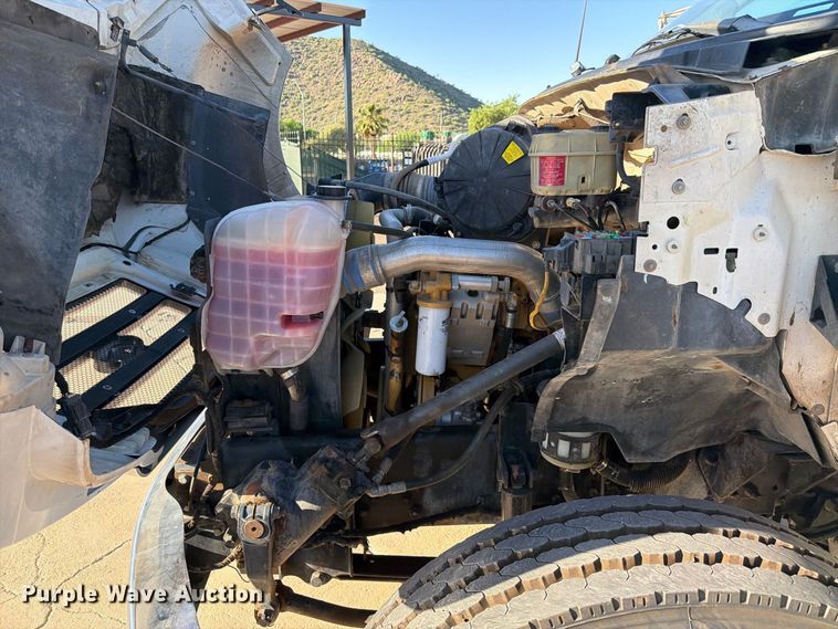 image for item FI2086 2005 Ford F650 dump truck