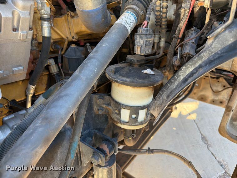 image for item FI2086 2005 Ford F650 dump truck