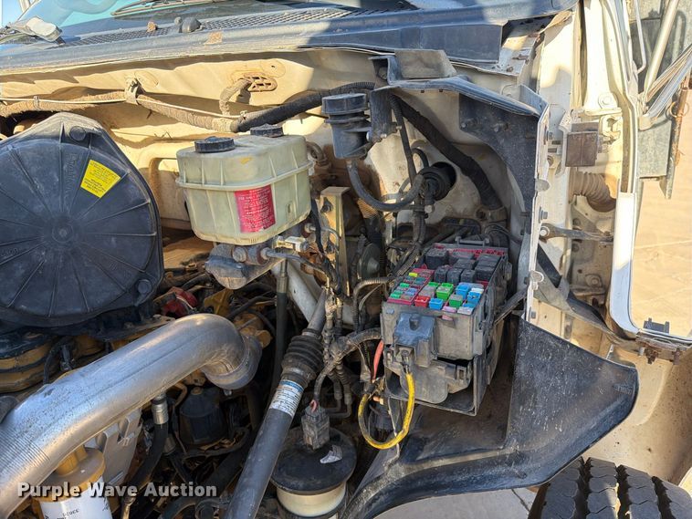 image for item FI2086 2005 Ford F650 dump truck