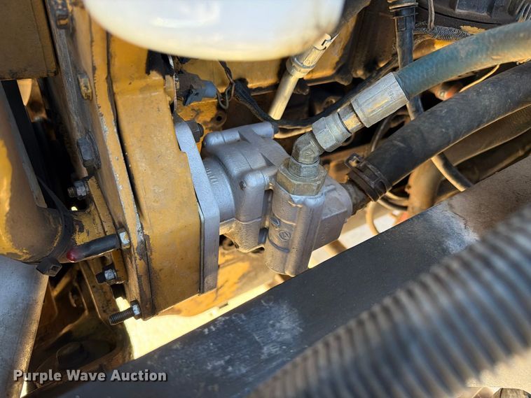 image for item FI2086 2005 Ford F650 dump truck