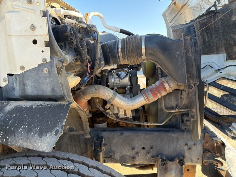 image for item FI2086 2005 Ford F650 dump truck