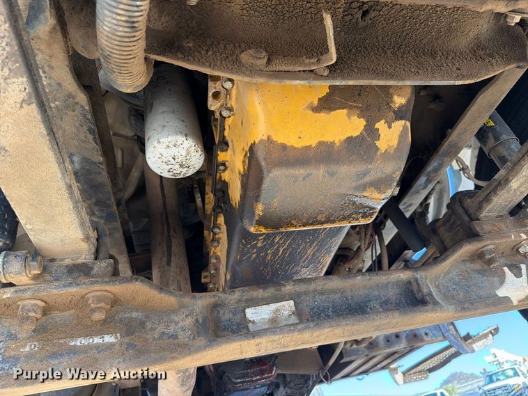 image for item FI2086 2005 Ford F650 dump truck